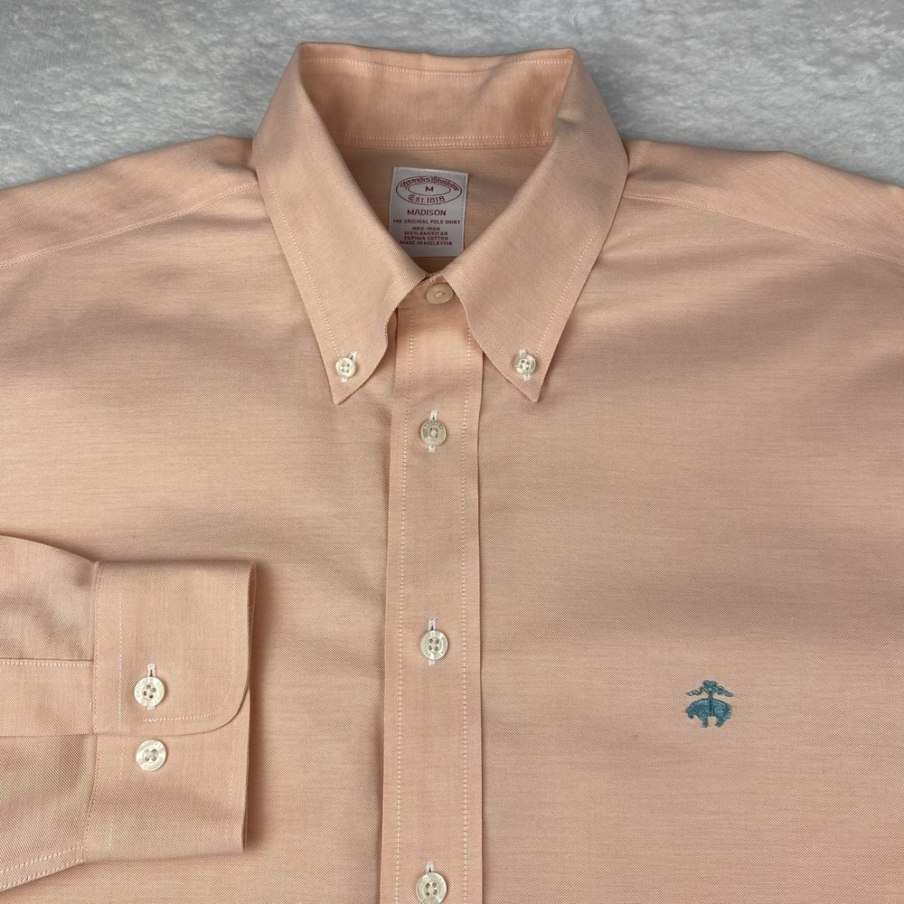 Brooks Brothers Shirt Mens Medium Peach Madison Fit Embroidered No Iron